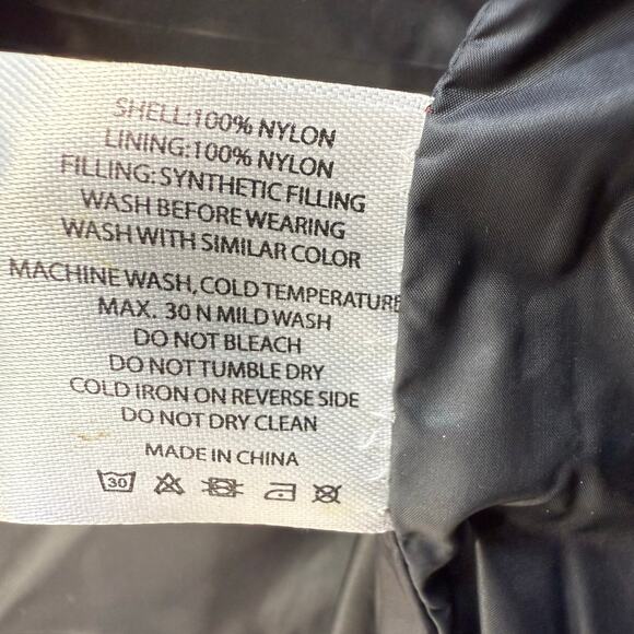 Zyia Active Puffer Vest Women's S Red White Black Hooded Outdoor Athleisure EUC - Picture 10 of 13